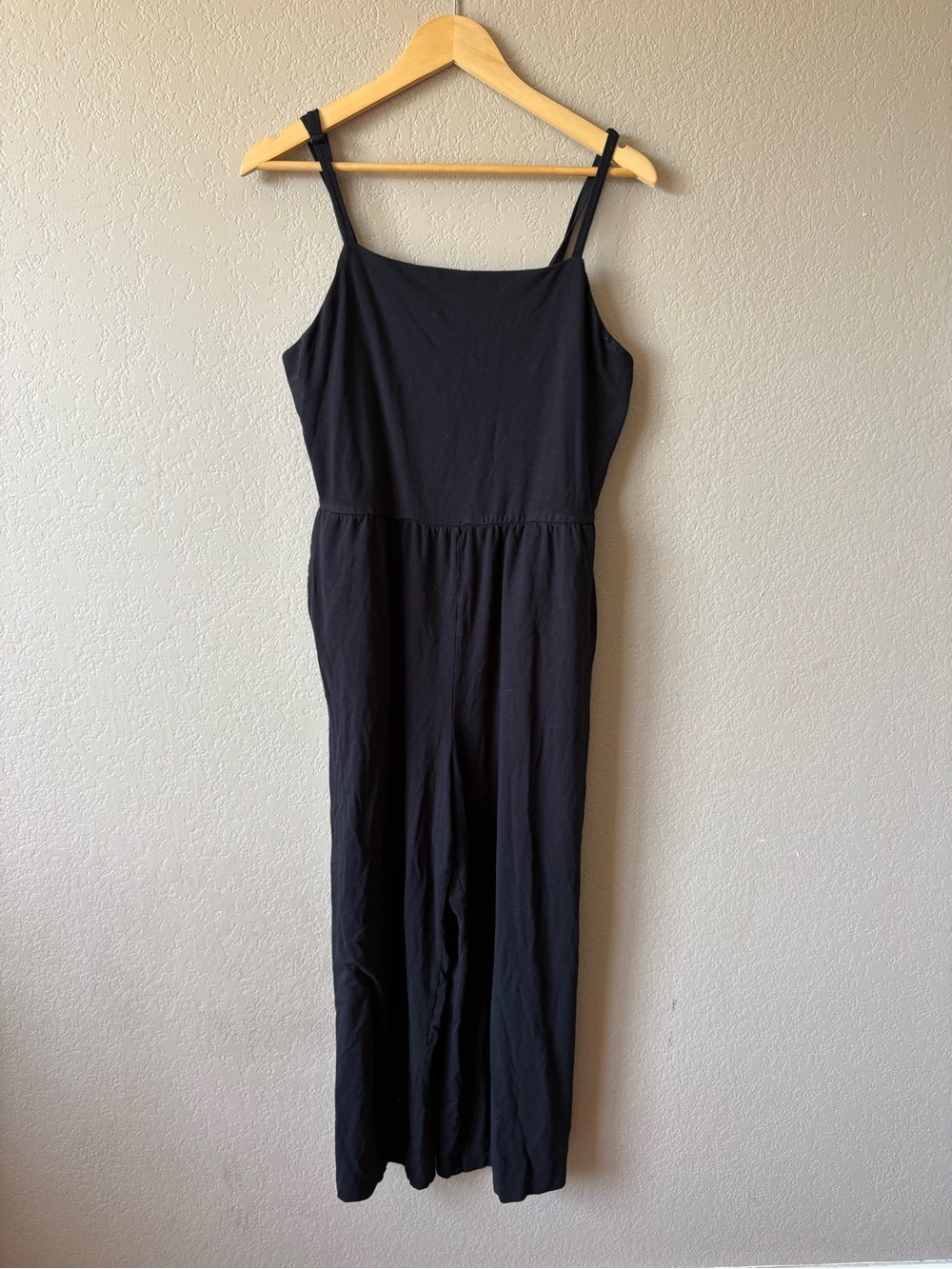 Old Navy Black Jumpsuit Large Adjustable Spaghetti Straps Hand Pockets Wide Leg